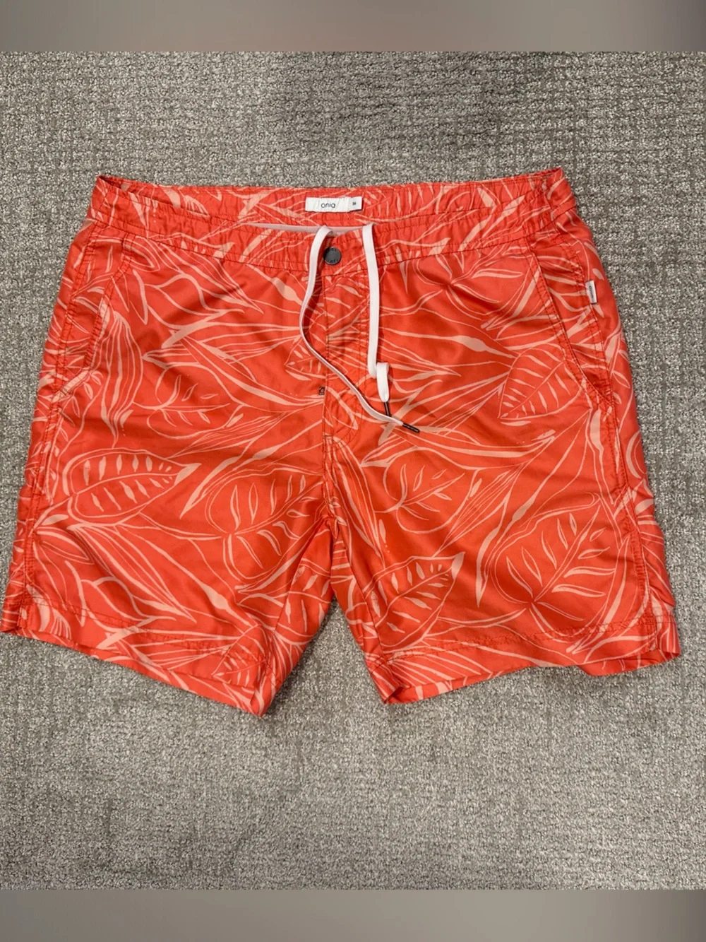 Onia Men's Charles Leaf-Print Swim Shorts Sz 36